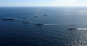 ▲美日韓軍艦本週在朝鮮半島附近，展開3天聯合軍事演習。（圖／美聯社／達志影像）