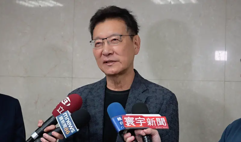 ▲趙少康為同為主持人的賀瓏說話,嘲諷身障者的是來賓而非賀瓏。(圖/記者陳明中攝,2024.01.25)