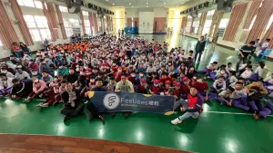 ▲前中職秘書長馮勝賢,近期參與學校活動,轟出一發全壘打,影片十分有趣。(圖/馮勝賢提供) ▲前中職秘書長馮勝賢,近期參與學校活動,轟出一發全壘打,影片十分有趣。(圖/馮勝賢提供)
