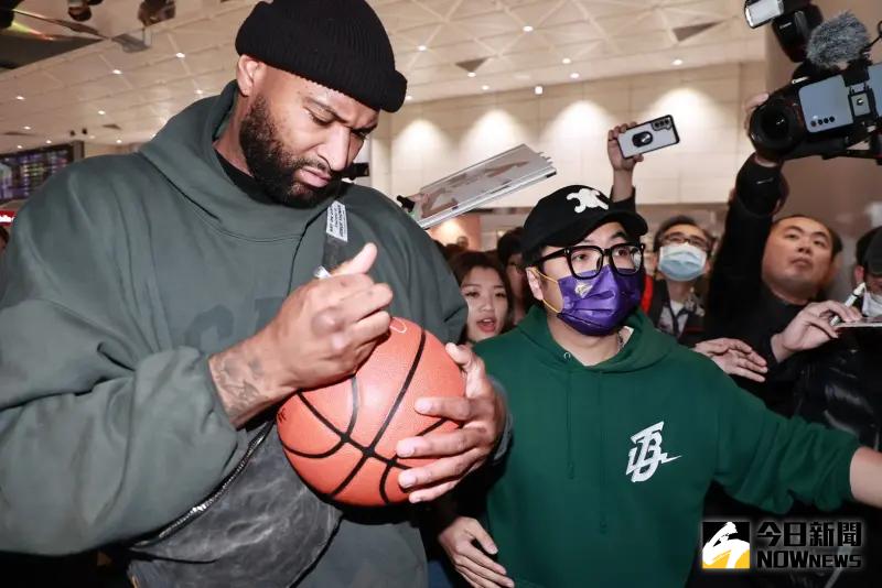 ▲台啤雲豹球星卡森斯本人直言自己並不想回NBA，很享受目前的人生和經歷。（圖／記者葉政勳攝）