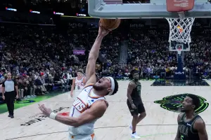 NBA/布克爆砍52分 太陽123:109戰勝鵜鶘、喜迎4連勝
