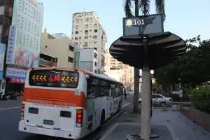 平板電腦化身中市站牌　公車到站報您知
