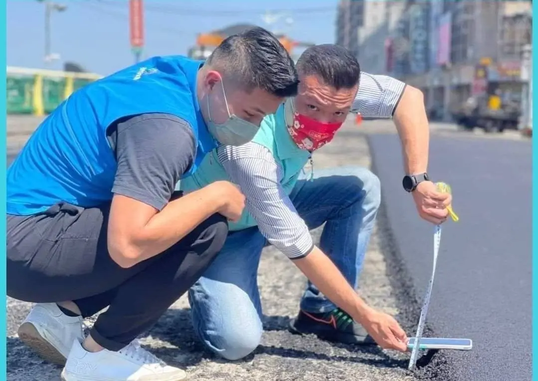 ▲江和樹說當里長很辛苦、什麼事都要做，但里民的回饋會是前進的力量。（圖／江和樹提供，2024.01.20）