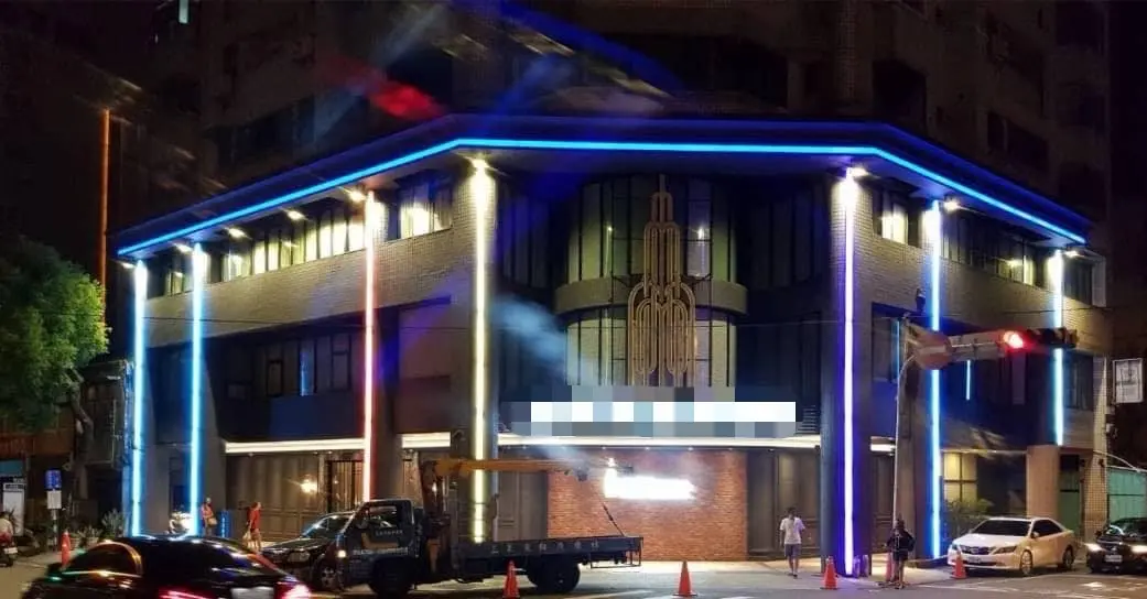 ▲警方在健康會館內當場查獲3名女美容師正為男客做「打手槍」的半套服務（圖/記者鄧力軍翻攝）