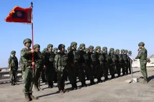 ▲牽涉到人員事務的軍力評比相當麻煩,近期有許多教召的案例是,召員對武器熟稔的程度比現役部隊強。(圖/軍聞社) ▲牽涉到人員事務的軍力評比相當麻煩,近期有許多教召的案例是,召員對武器熟稔的程度比現役部隊強。(圖/軍聞社)