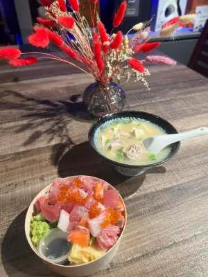 ▲部落客食界奇觀日前也曾品嚐過超甲組的丼飯。(圖/取自「食界奇觀:在踩雷與摘星之間」臉書) ▲部落客食界奇觀日前也曾品嚐過超甲組的丼飯。(圖/取自「食界奇觀:在踩雷與摘星之間」臉書)