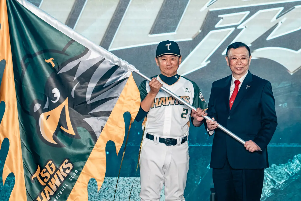 ▲台鋼雄鷹總教練洪一中是出生在高雄的哈瑪星，剛好新洋將的中文譯名就是「哈瑪星」。（圖／吳政紘攝）