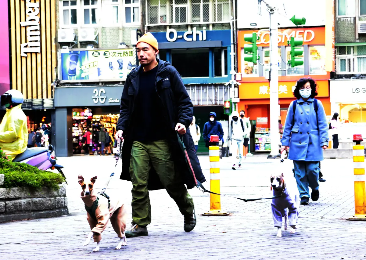 ▲今天北台灣整天還是偏涼，中南部早晚溫差大，明日開始全台大回溫，中南部本週高溫有望來到攝氏30度。（圖／記者陳明安攝）