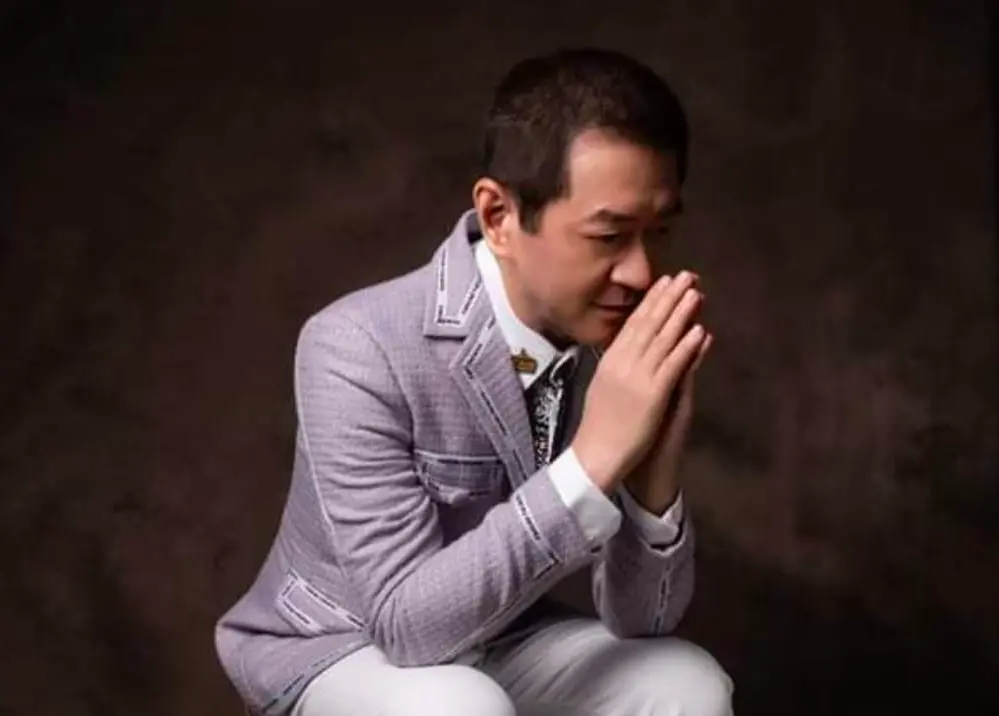 ▲蔡小虎發文悼念恩師張燕清，提到當年是對方創作的歌曲，才讓他走紅東南亞。（圖／翻攝蔡小虎臉書）