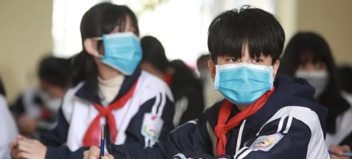 ▲越南河內市教育局曾表示如果溫度低於10度，小學生可以放「低溫假」。（示意圖／美聯社／達志影像）