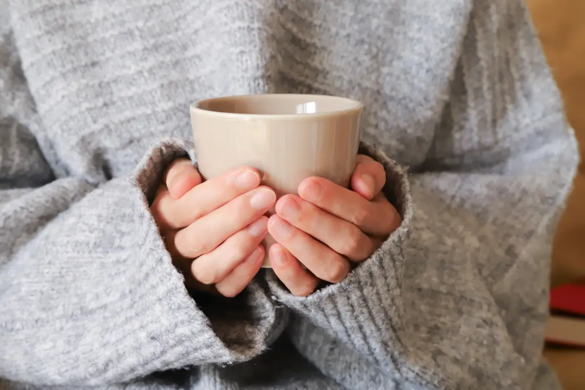 喝熱茶真的能讓心情變好?最新研究揭「飲品溫度」影響情緒與睡眠