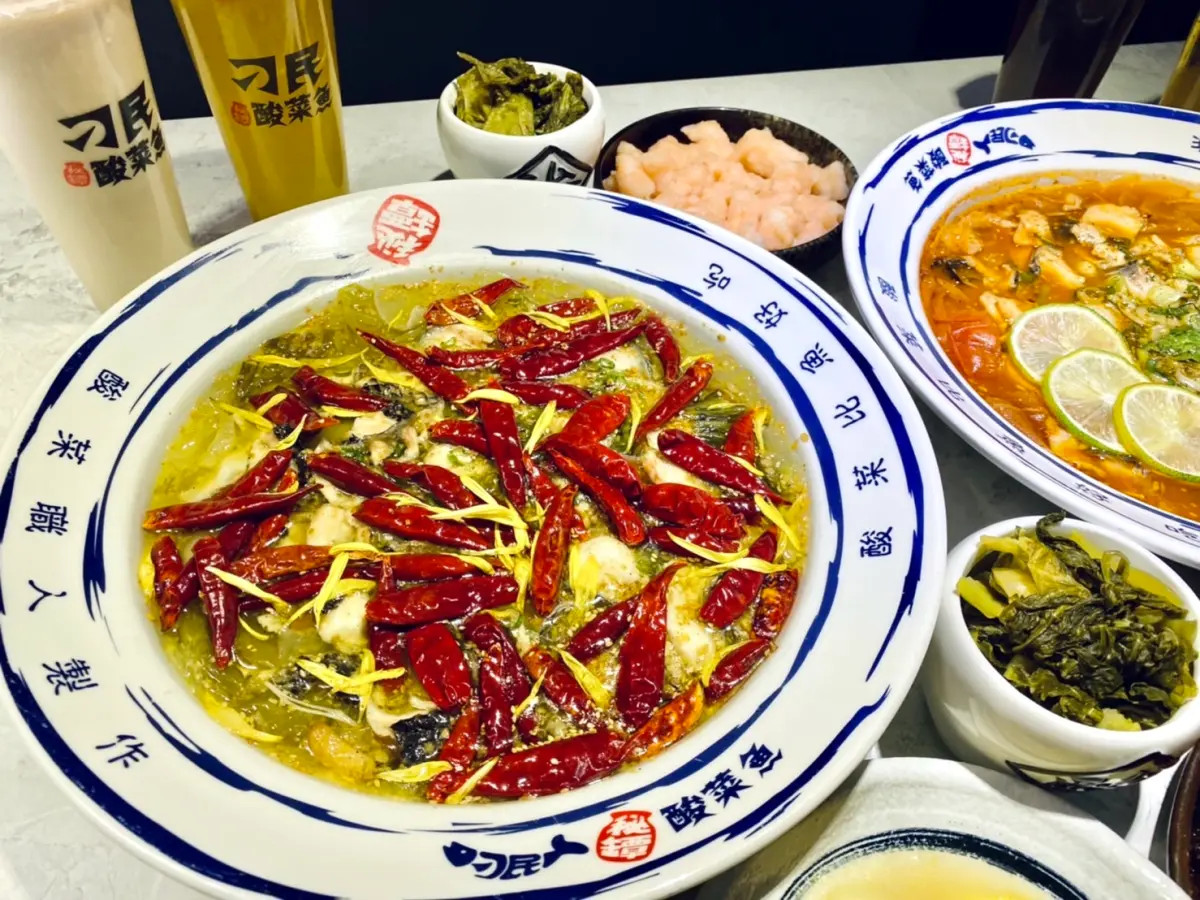 ▲提到酸菜魚不少人都會聯想到刁民酸菜魚，但近期就有一間業界隱藏黑馬突然大爆紅，而引起討論。（圖／記者蕭涵云攝）