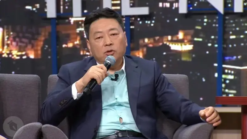 ▲中國媒體人王志安日前參與網路脫口秀節目「賀瓏夜夜秀」。(圖/取自STR Network YouTube頻道)