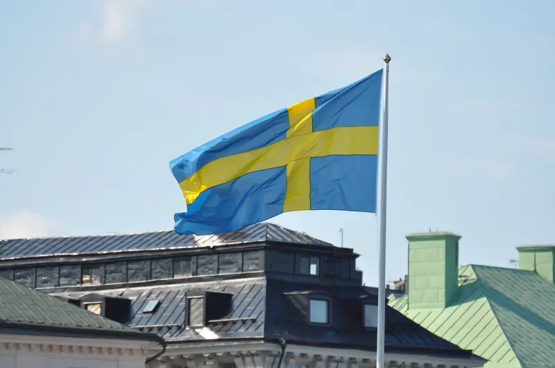 ▲匈牙利國會今天批准瑞典加入北大西洋公約組織（NATO）的申請，為俄羅斯侵略烏克蘭引發的北約軍事聯盟擴張掃除了最後障礙。圖為瑞典國旗。(Pixabay圖庫)