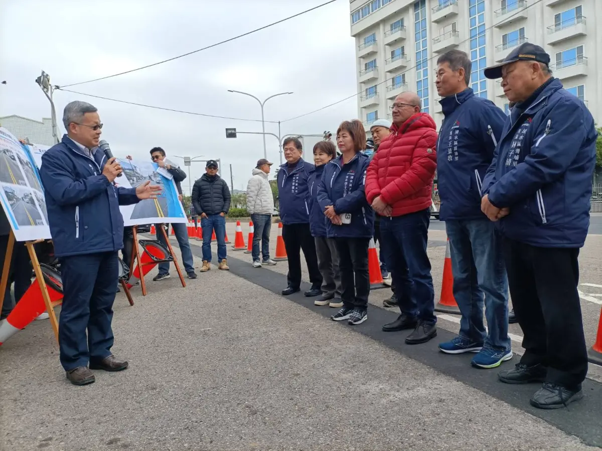 ▲建設局長陳大田表示，中山路使用率極高，路面老舊，多次臨時修補，推動中山路燙平計畫。(圖／柳榮俊翻攝2024.1.24)