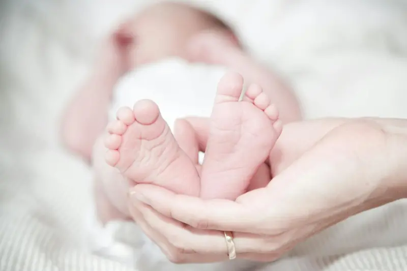 ▲新北市新莊托嬰中心發生一起11個月大的男嬰，不幸遭「浸溼的口罩」活活悶死的意外。（示意圖／取自Pexels）