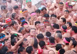 日本「裸祭」破天荒同意讓女性參加！首度打破1250年來傳統禁忌
