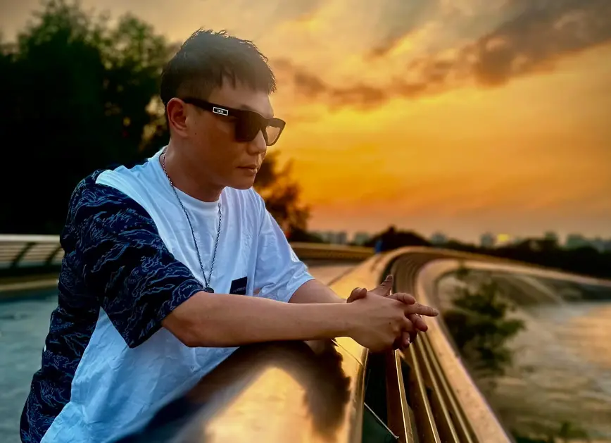 ▲超哥今（25）日晚間再度發文，引用《賽德克·巴萊》台詞怒嗆Toyz：「不揍你枉為男兒」。（圖／取自超派人生）