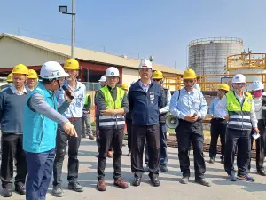 ▲高雄市政府勞工局與勞動部聯檢林園工業區石化廠,以強化安全整備措施。(圖/高雄市政府勞工局提供) ▲高雄市政府勞工局與勞動部聯檢林園工業區石化廠,以強化安全整備措施。(圖/高雄市政府勞工局提供)