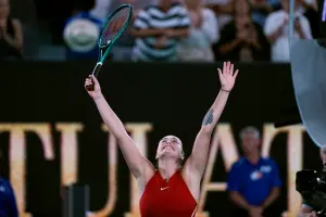 ▲Aryna Sabalenka本屆澳網女單7場比賽一盤未失，拿下澳網二連霸。（圖／美聯社／達志影像）