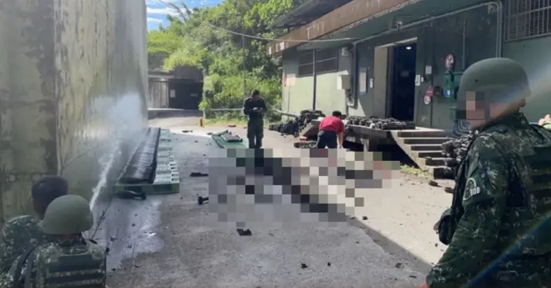 ▲2023年7月間，陸軍第六軍團基隆彈藥分庫祥豐營區，發生迫擊砲彈爆炸事件，造成9名士官兵輕重傷，基隆地檢署依軍方鑑定報告指出，因迫擊砲儲放太久、過於老舊，查無任何人員疏失，已於本月25日全案簽結。（圖／翻攝畫面）