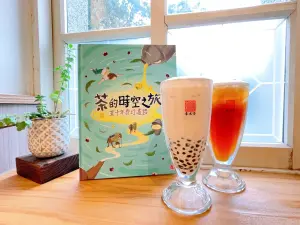 ▲春水堂買書免費喝珍珠奶茶。（圖／春水興業集團提供）