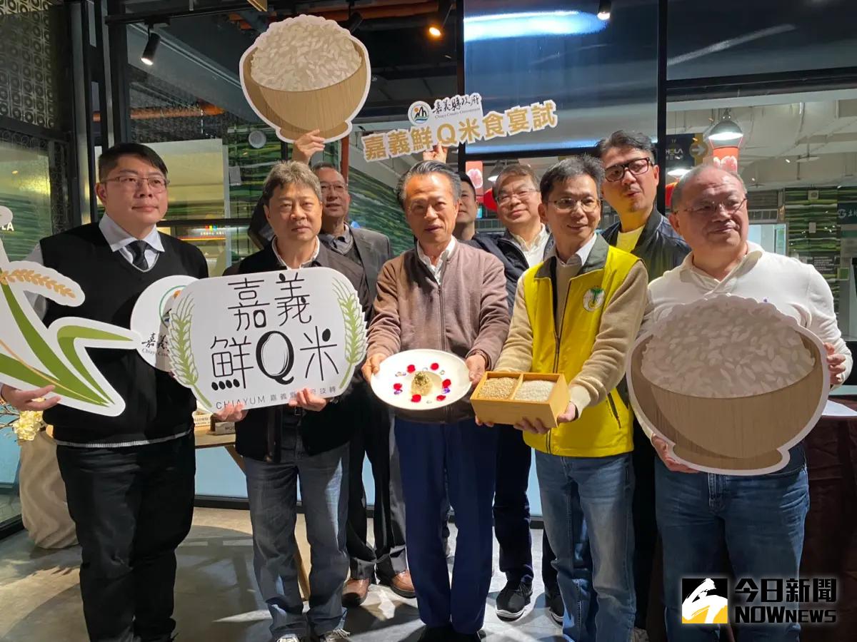 ▲嘉縣長翁章梁行銷嘉義鮮Q米，27日中午親至台中辦試吃會，與中韓日餐飲業者對話。（圖／記者金武鳳攝，2024.1.28)
