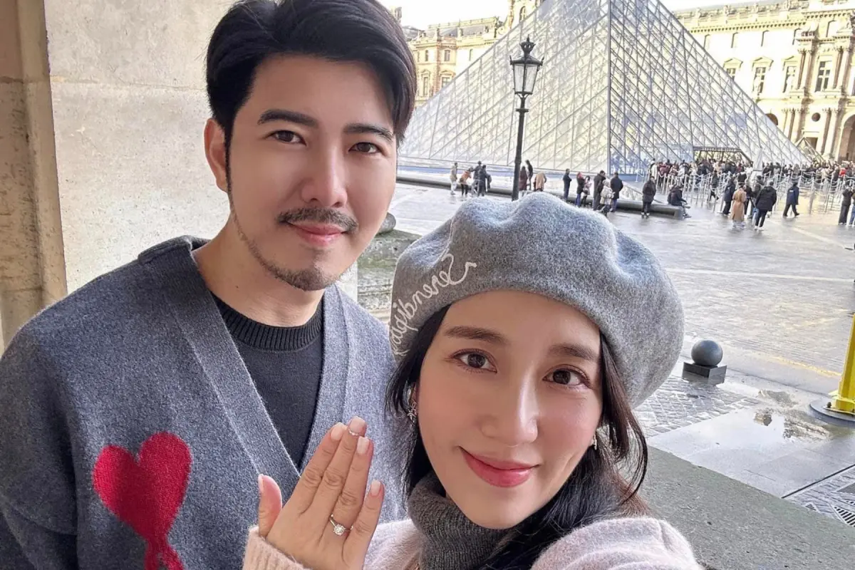 ▲Apple（右）挺6個月孕肚陪老公趙國翔到派出所報案，無奈嘆老公是「一個掉錢包的笨蛋」。（圖／Apple IG）