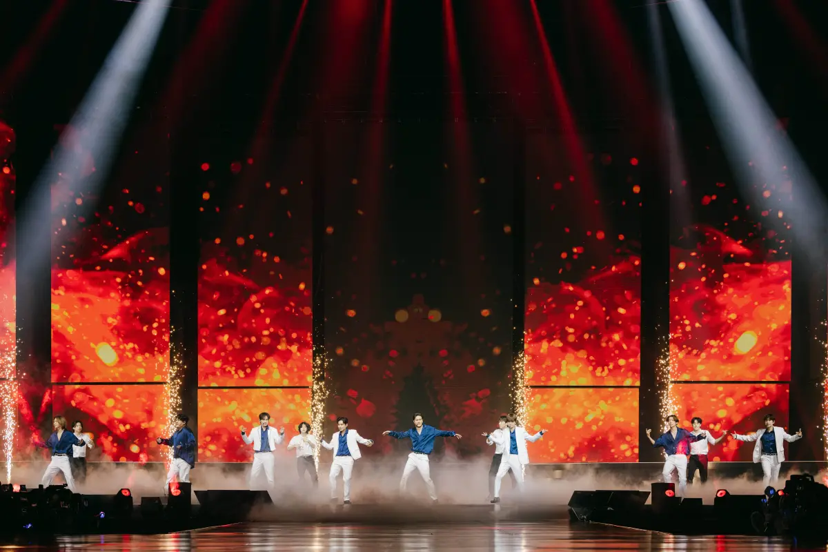 ▲Super Junior（SJ）成員利特、藝聲、神童、銀赫、始源、東海、厲旭、圭賢發明新罵人詞「髮箍」。（圖／讀者提供）