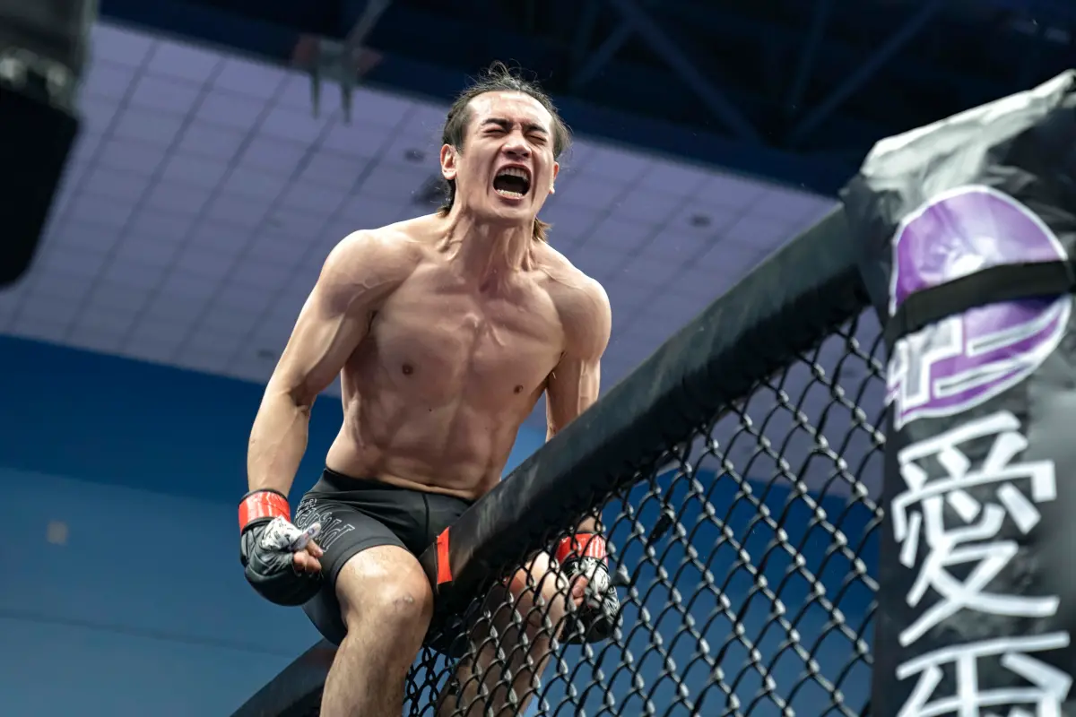 ▲青柳克明只花4分08秒就以拿手的暴風鐵拳拿下TKO完成復仇。（圖/主辦單位提供）