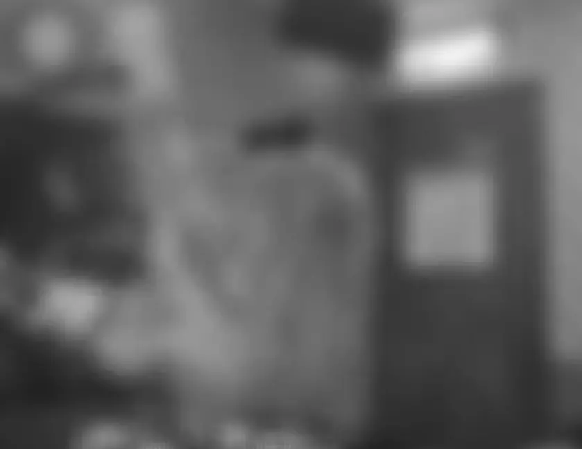 ▲28日晚間，新北市永和區某KTV包廂內，傳出少女遭集體霸凌事件，警方獲報後，隨後鎖定涉案的7名少女，訊後移請新北地方法院少年法庭審理。（圖／翻攝畫面）