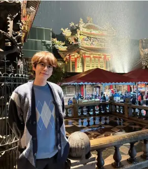 ▲Super Junior成員圭賢，見面會開始的幾天前就已經到了台灣，並開啟觀光客模式，他將去龍山寺參拜的照片上傳IG與粉絲分享。（圖／圭賢IG）