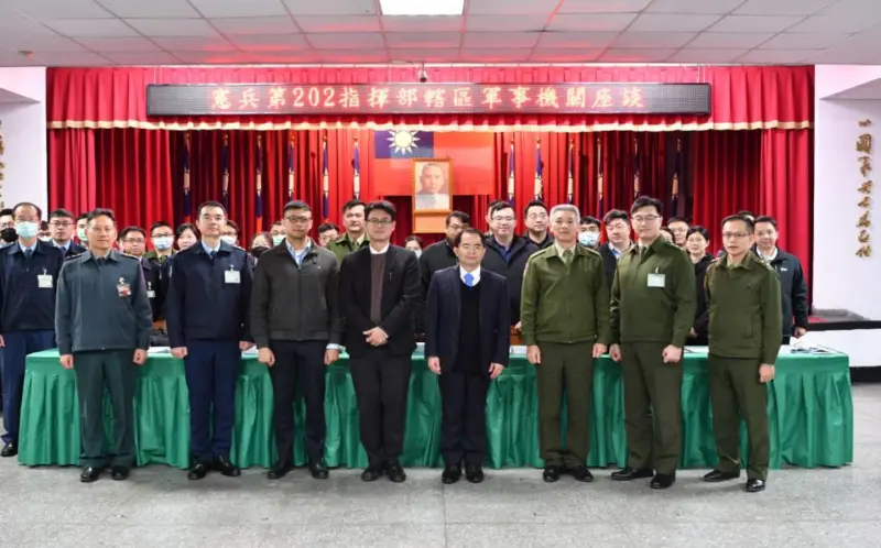 ▲士林地檢署檢察長顏廼偉親自走進部隊與軍方基層座談(圖/士林地檢署提供)