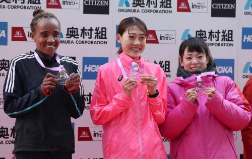 ▲前田穗南（中）在大阪女子國際馬拉松中拿下銀牌。（圖／美聯社／達志影像）