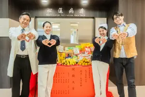 ▲張翰(左起)、蔡亘晏、游君萍、宋偉恩出席《生日快樂》開鏡。(圖/大愛) ▲張翰(左起)、蔡亘晏、游君萍、宋偉恩出席《生日快樂》開鏡。(圖/大愛)