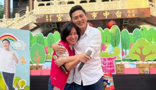 ▲廖偉翔的媽媽是台中市議員黃馨慧，也是他的頭號粉絲。（圖／廖偉翔提供，2024.01.30）