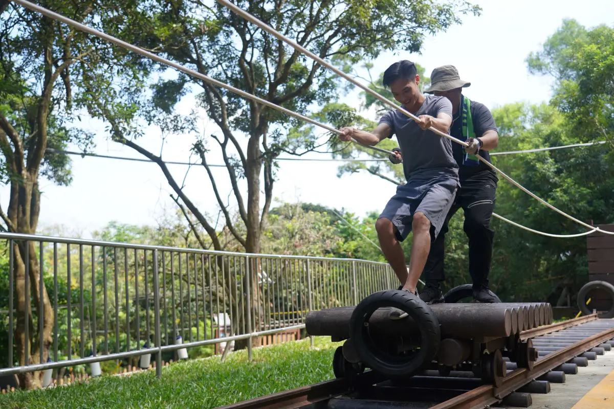 ▲雙人協力遊玩軌道車設施(圖／觀旅局提供2024.1.30)
