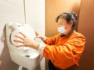 上廁所免驚沒紙！桃機智慧洗手間幫你通報　連臭味都可管
