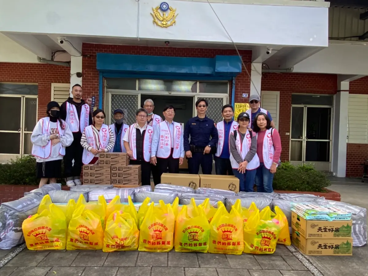 ▲善願愛心協會日攜手花蓮鳳林分局，扶助轄區6鄉鎮290戶、約1300位弱勢，協會志工集資善款破165萬。（圖／善願愛心協會提供）