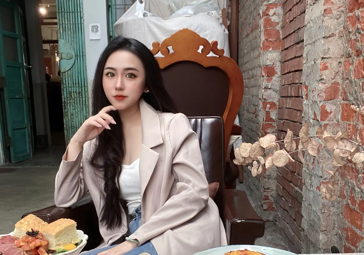 ▲江和樹大讚20歲的廖家嫻是「刺客等級」，將全力栽培參選里長。（圖／江和樹提供，2024.01.31）