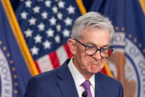 Fed維持利率不變!鮑爾放鷹「3月未必能降息」 美股主要指數收黑