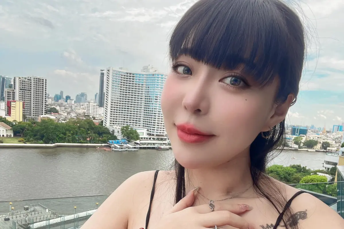 ▲宛宛兒開3.5萬徵助理，被許多網友嫌棄薪水少，她也爆氣反嗆：「沒什麼技能就要求一堆」。（圖／宛宛兒臉書）