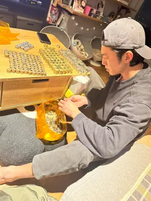 ▲吳慷仁存錢筒累積的硬幣數目可觀。(圖/吳慷仁臉書) ▲吳慷仁存錢筒累積的硬幣數目可觀。(圖/吳慷仁臉書)
