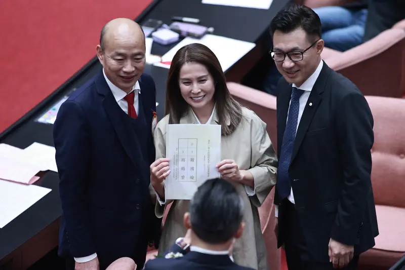 ▲ 韓國瑜（左）、江啟臣（右）當選立法院正副院長。（圖／葉政勳攝）