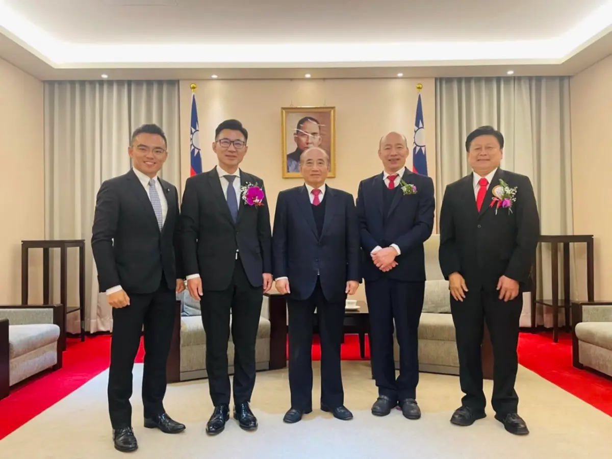 ▲新任立法院長韓國瑜、副院長江啟臣宣誓就職後，在國民黨團總召傅崐萁、書記長洪孟楷的陪同下，拜會前立法院長王金平。（圖／翻攝洪孟楷臉書）