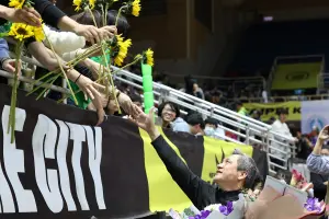 ▲本屆松山高中八強準決賽階段取得6勝1敗的戰績，將以第2種子晉級4強戰，黃萬隆也期待松山校友可以一起到小巨蛋為學弟加油。（圖／高中體總提供）