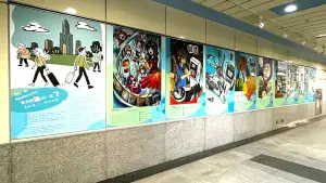 ▲「青銀廉手、誠信無齡」繪畫成果展即日起至2月6日,在小港機場捷運站「國內線方向廊道」展出。(圖/高市府教育局提供) ▲「青銀廉手、誠信無齡」繪畫成果展即日起至2月6日,在小港機場捷運站「國內線方向廊道」展出。(圖/高市府教育局提供)