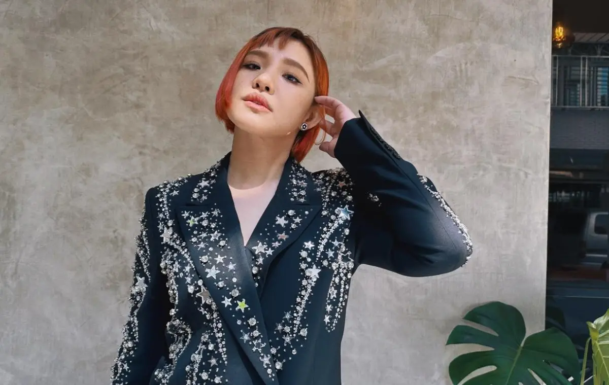 ▲「Hold住姐」謝依霖用正向鼓勵法育兒，改善兒女拖延問題，意外收到良好效果。（圖／圓神出版社提供）