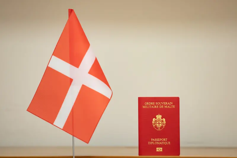 ▲馬爾他騎士團（Knights of Malta）自14世紀就開始發行自己的護照，不過至今流通中的護照僅有約500本，是世界上最稀有的護照。（圖／翻攝自馬爾他騎士團官網）