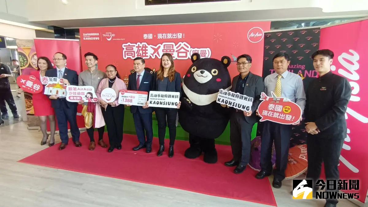 ▲高閔琳參加泰亞航高雄曼谷首航記者會與貴賓合影（左三為泰亞航 CEO Santisuk Klongchaiya，左二為泰國觀光局駐台北辦事處處長Sarima Chinadamat）（圖／記者郭凱杰攝,2024.02.02）